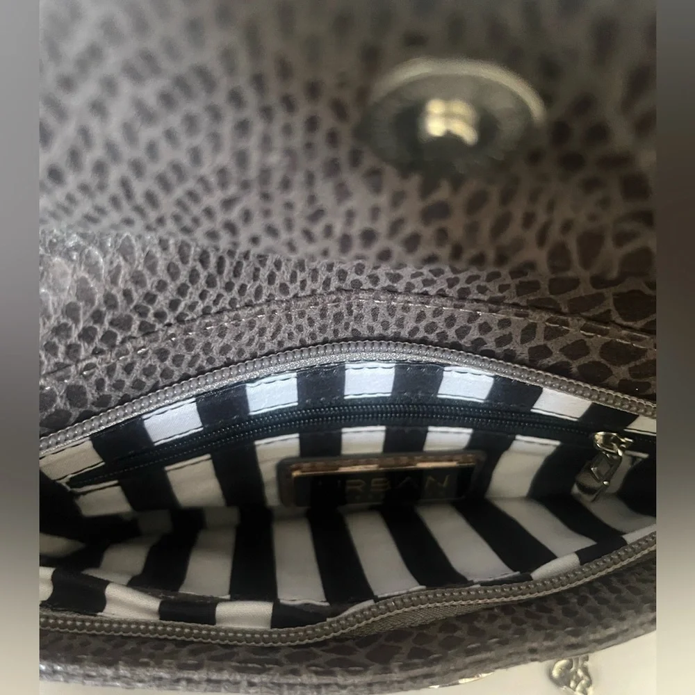 Women’s grey faux snakeskin clutch bag with detachable chain shoulder‎ strap
